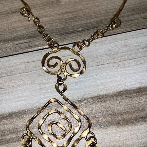 Egyptian Gold Tone Dangling Hammered Statement Necklace Collar Bib - Picture 3 of 11